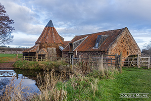 Picture of Preston Mill, aka Lallybroch Mill